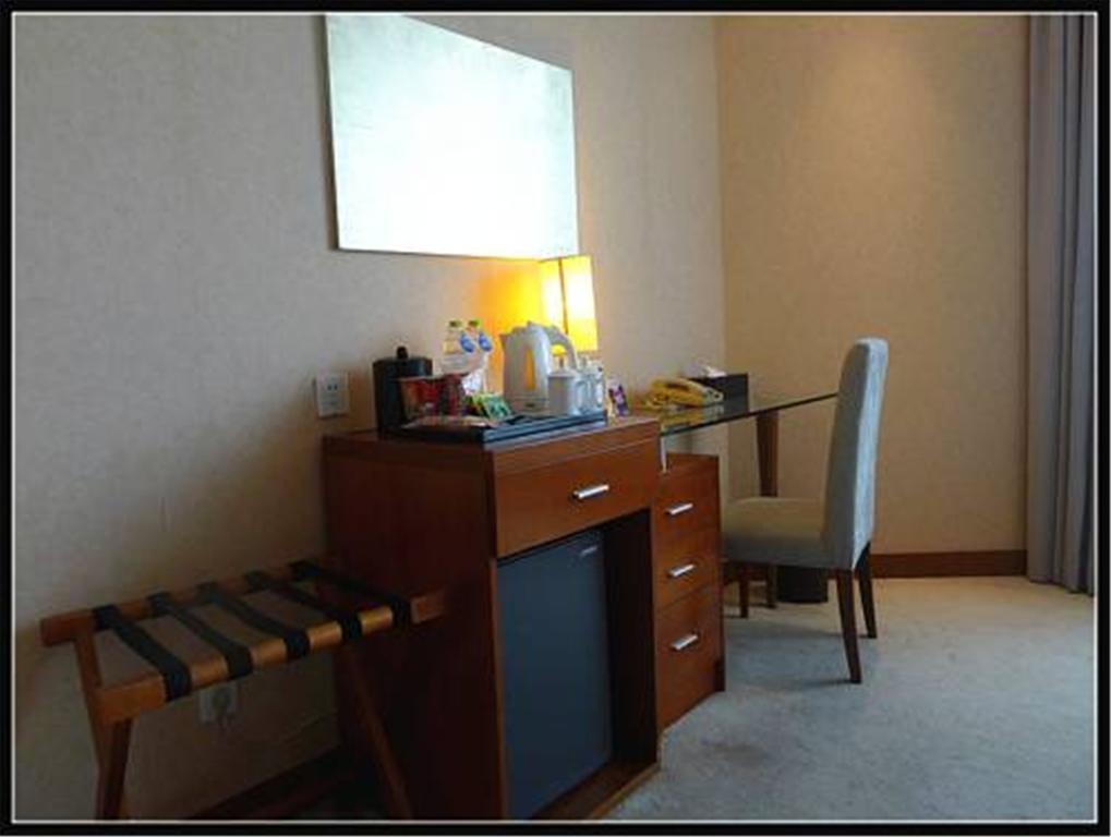 Radiance Hotel Shanghai Exterior foto