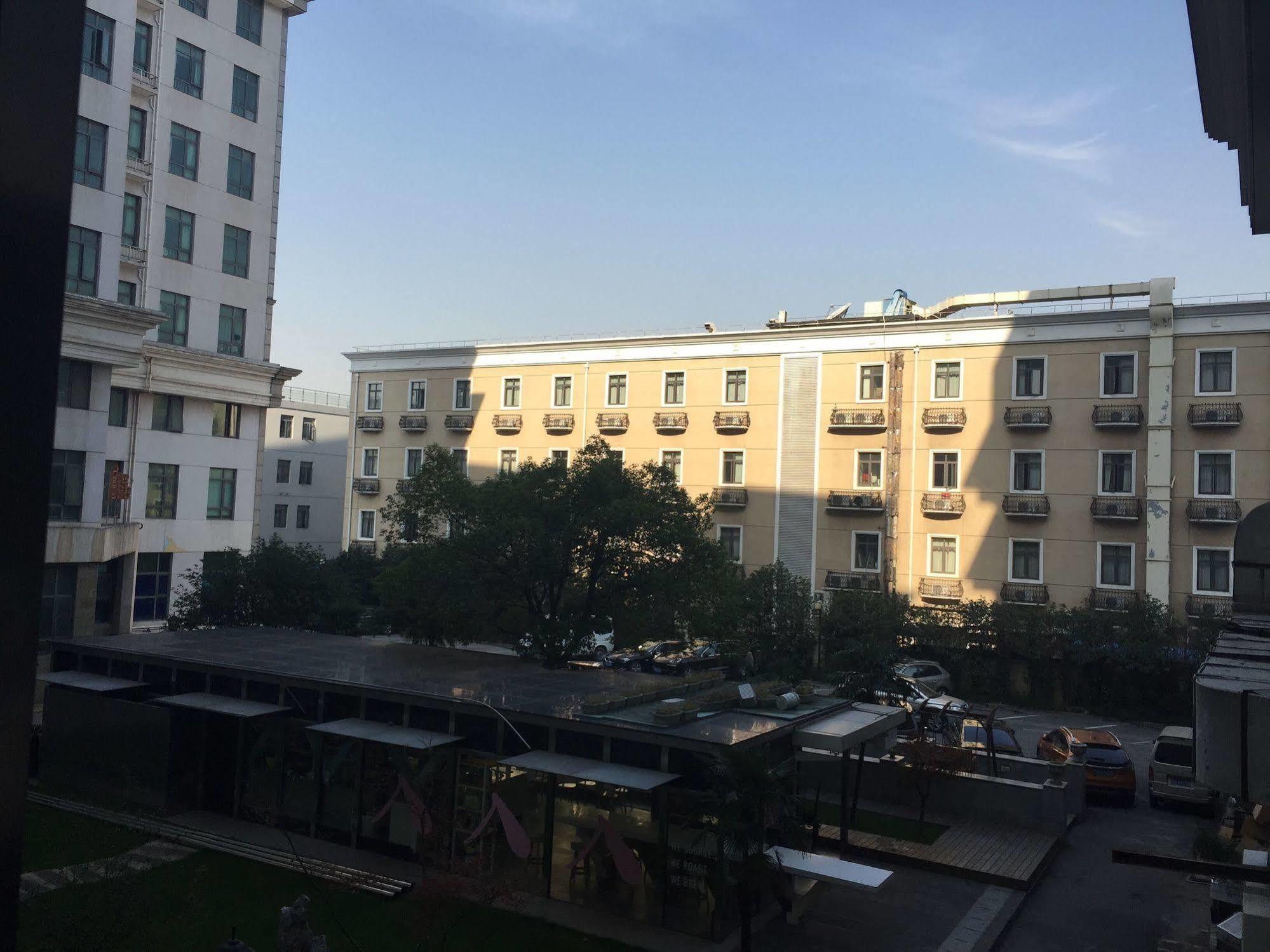 Radiance Hotel Shanghai Exterior foto