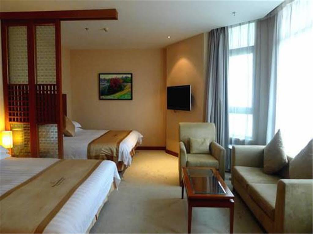 Radiance Hotel Shanghai Exterior foto